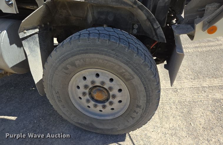 image for item DO2530 2007 International Paystar 5500i ready mix truck