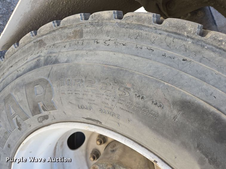 image for item DO2530 2007 International Paystar 5500i ready mix truck