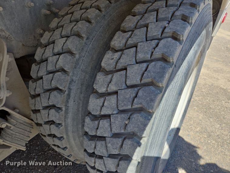 image for item DO2530 2007 International Paystar 5500i ready mix truck