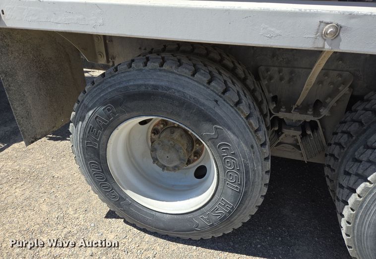 image for item DO2530 2007 International Paystar 5500i ready mix truck