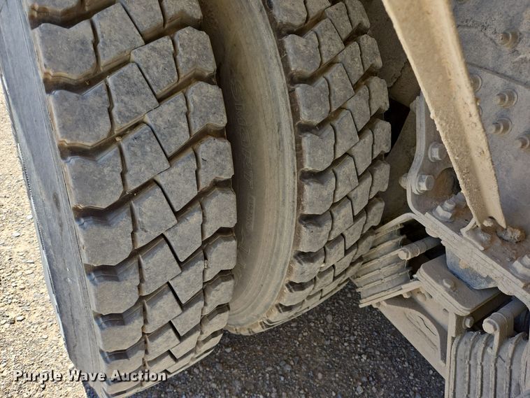 image for item DO2530 2007 International Paystar 5500i ready mix truck