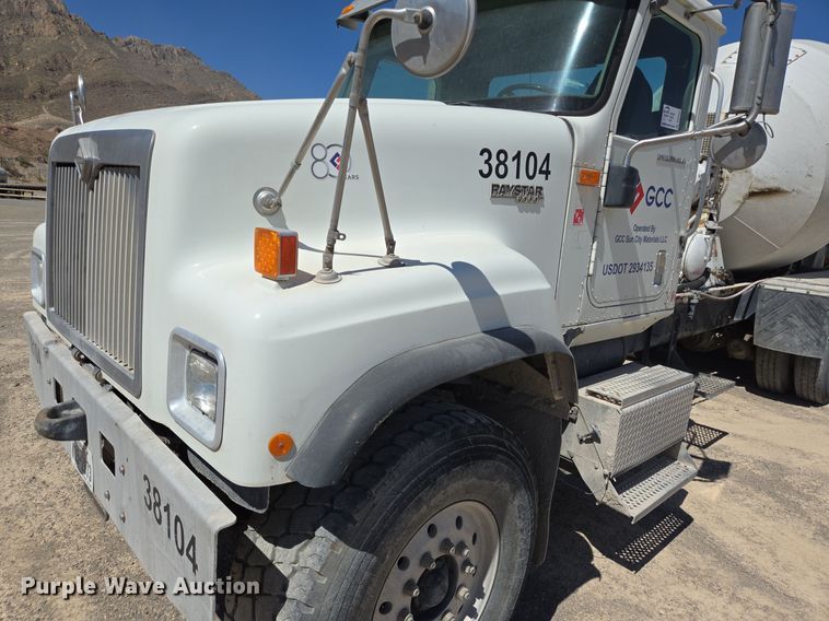 image for item DO2531 2007 International Paystar 5500i ready mix truck