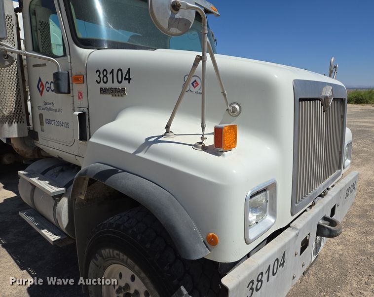 image for item DO2531 2007 International Paystar 5500i ready mix truck