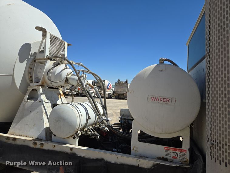 image for item DO2531 2007 International Paystar 5500i ready mix truck