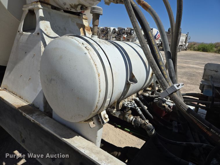 image for item DO2531 2007 International Paystar 5500i ready mix truck