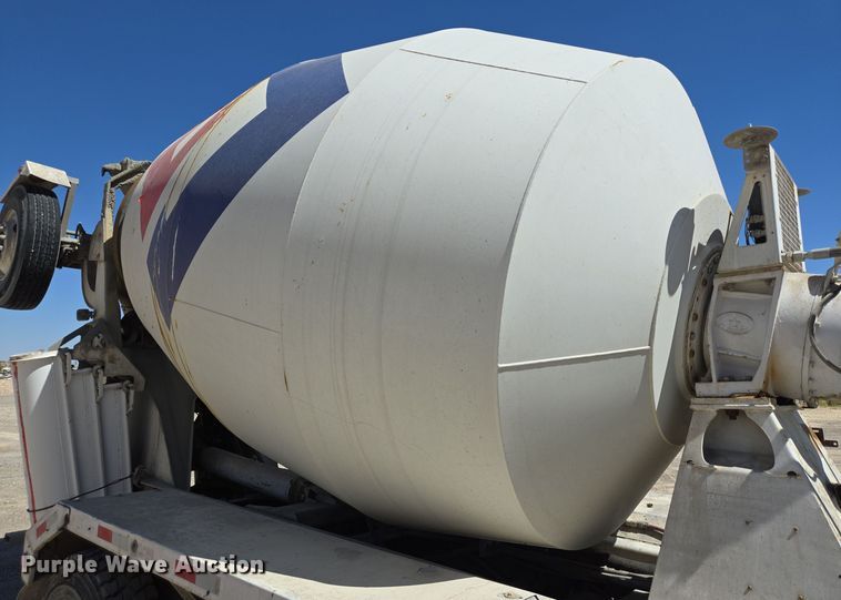 image for item DO2531 2007 International Paystar 5500i ready mix truck