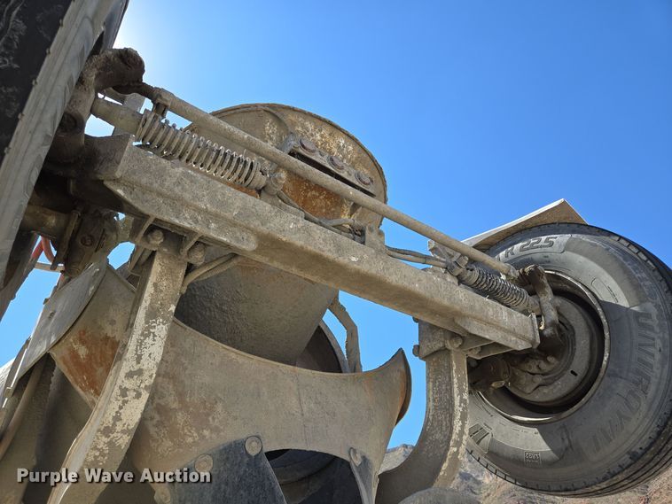 image for item DO2531 2007 International Paystar 5500i ready mix truck