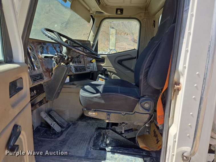 image for item DO2531 2007 International Paystar 5500i ready mix truck