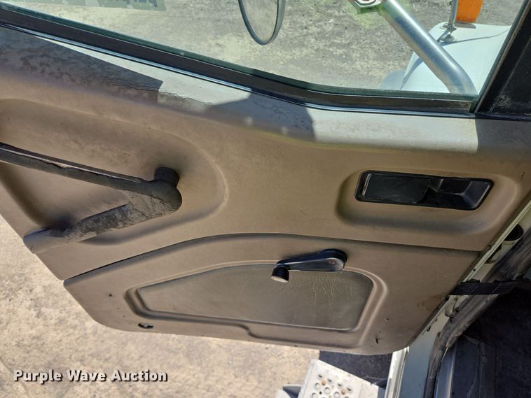 image for item DO2531 2007 International Paystar 5500i ready mix truck