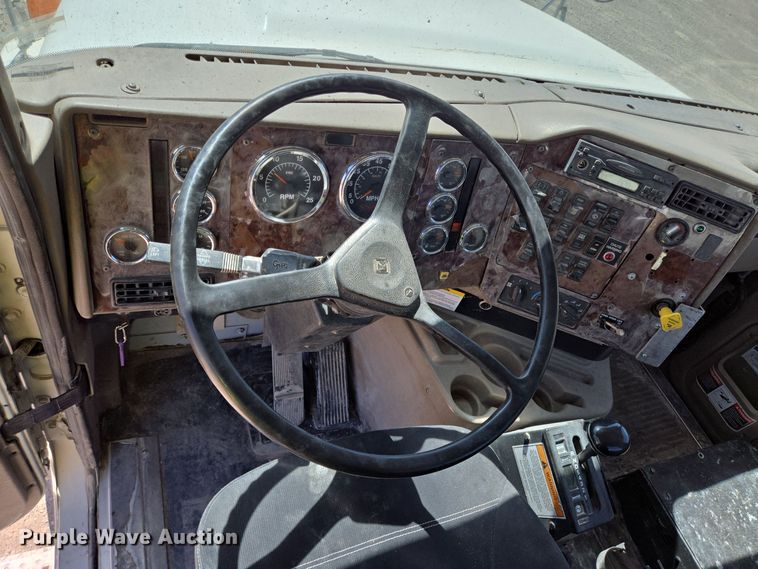 image for item DO2531 2007 International Paystar 5500i ready mix truck