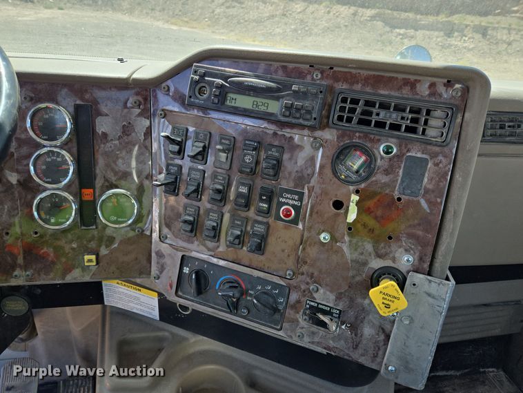 image for item DO2531 2007 International Paystar 5500i ready mix truck