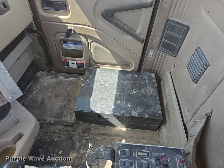 image for item DO2531 2007 International Paystar 5500i ready mix truck