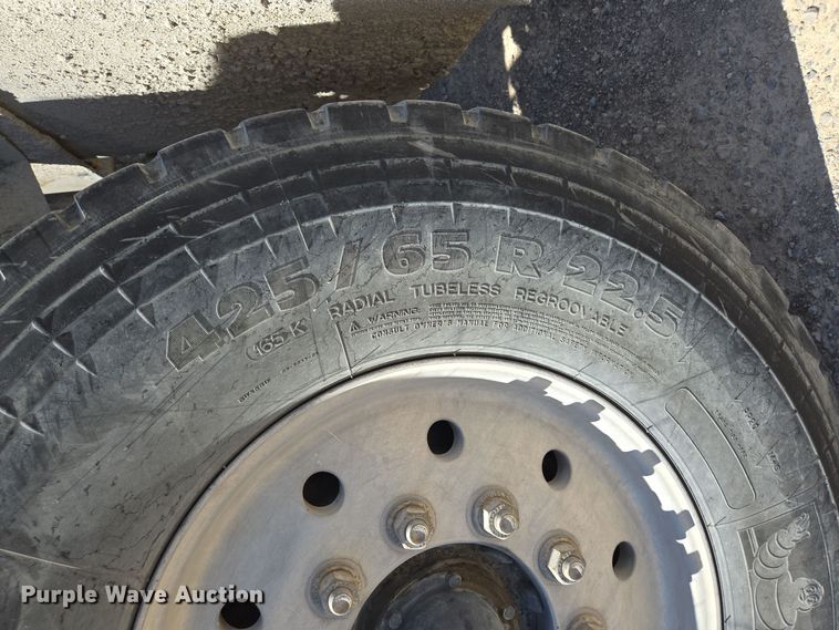 image for item DO2531 2007 International Paystar 5500i ready mix truck