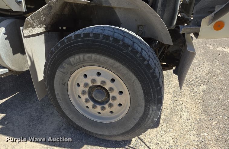 image for item DO2531 2007 International Paystar 5500i ready mix truck