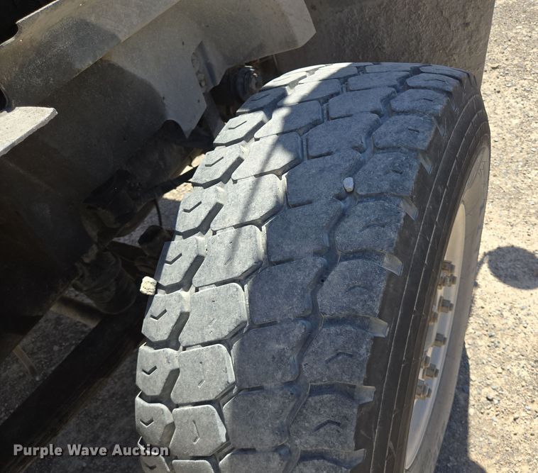 image for item DO2531 2007 International Paystar 5500i ready mix truck