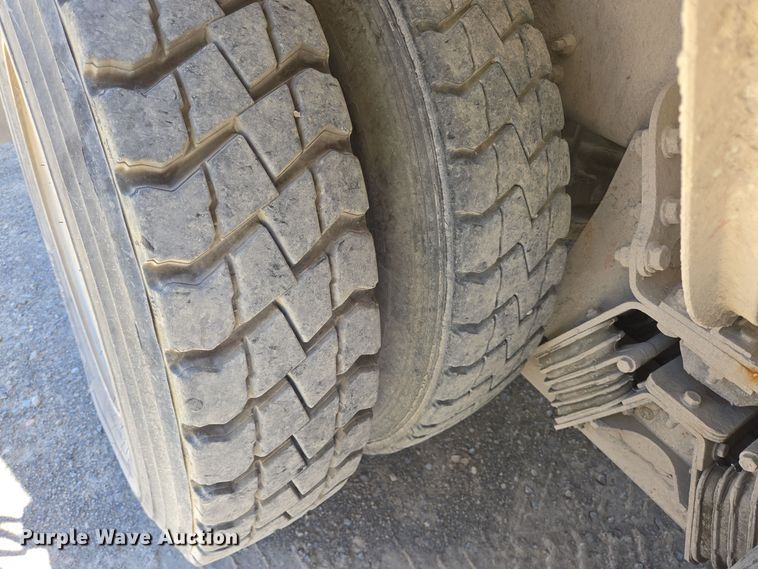 image for item DO2531 2007 International Paystar 5500i ready mix truck