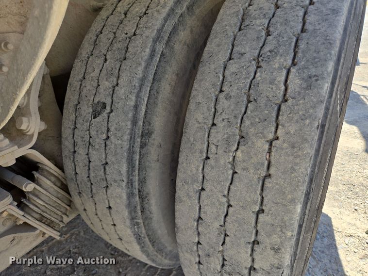 image for item DO2531 2007 International Paystar 5500i ready mix truck