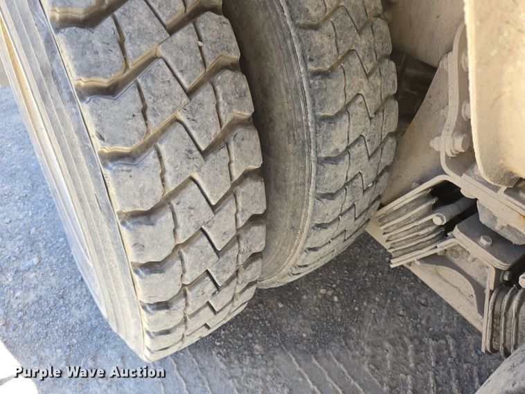 image for item DO2531 2007 International Paystar 5500i ready mix truck