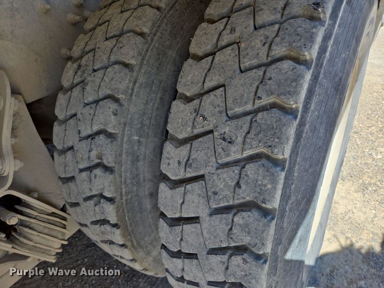 image for item DO2531 2007 International Paystar 5500i ready mix truck