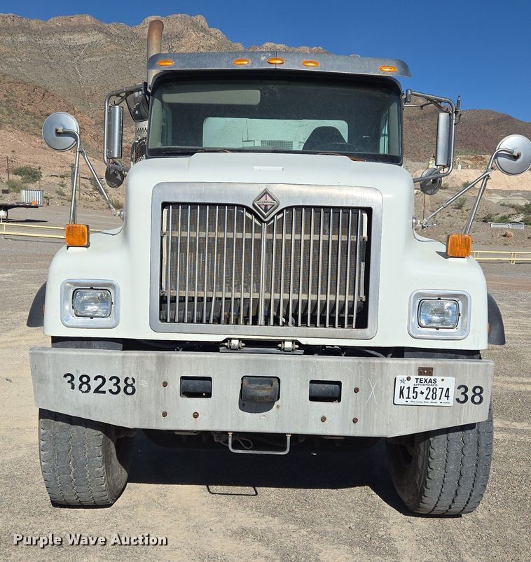 image for item DO2533 2006 International Paystar 5500i ready mix truck