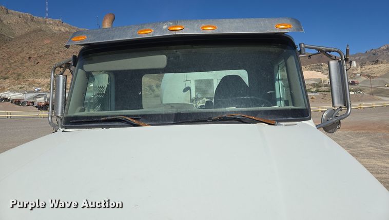 image for item DO2533 2006 International Paystar 5500i ready mix truck