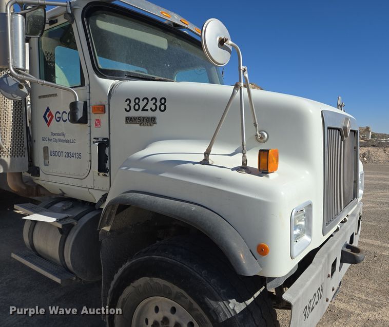 image for item DO2533 2006 International Paystar 5500i ready mix truck