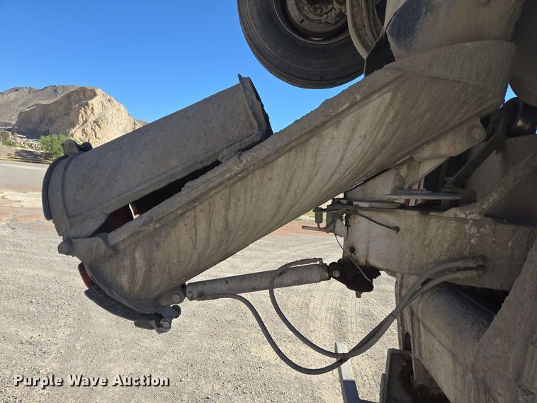 image for item DO2533 2006 International Paystar 5500i ready mix truck