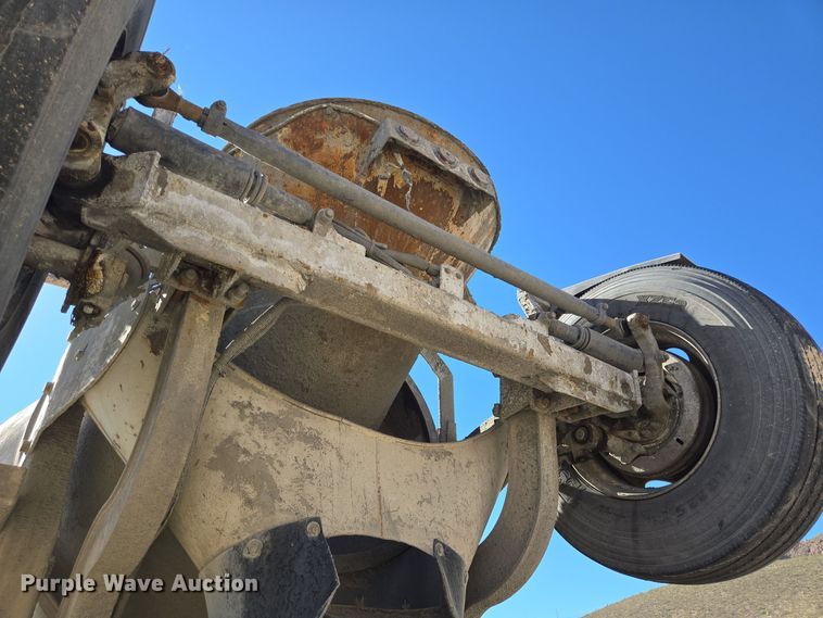 image for item DO2533 2006 International Paystar 5500i ready mix truck