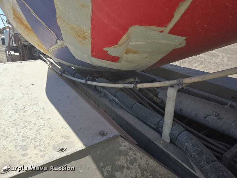 image for item DO2533 2006 International Paystar 5500i ready mix truck