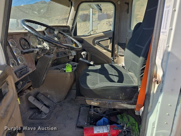 image for item DO2533 2006 International Paystar 5500i ready mix truck