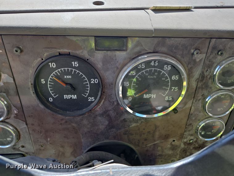 image for item DO2533 2006 International Paystar 5500i ready mix truck