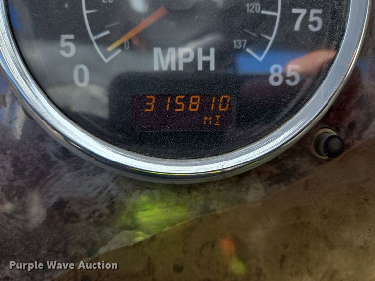 image for item DO2533 2006 International Paystar 5500i ready mix truck