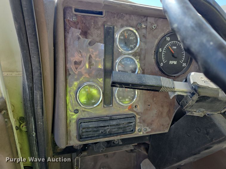 image for item DO2533 2006 International Paystar 5500i ready mix truck