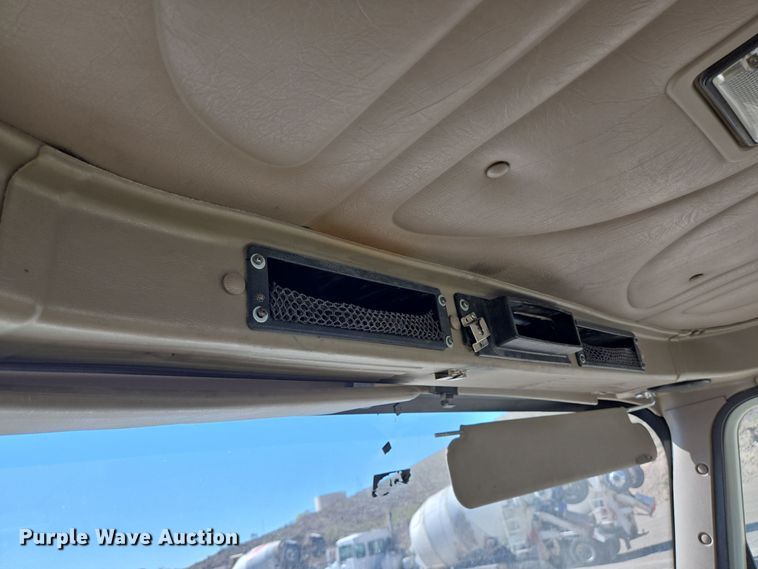 image for item DO2533 2006 International Paystar 5500i ready mix truck