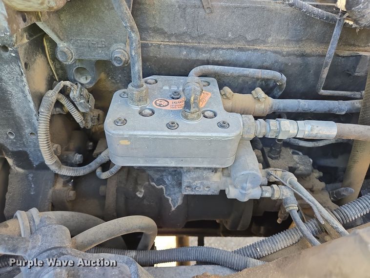 image for item DO2533 2006 International Paystar 5500i ready mix truck