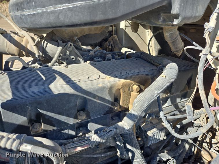 image for item DO2533 2006 International Paystar 5500i ready mix truck