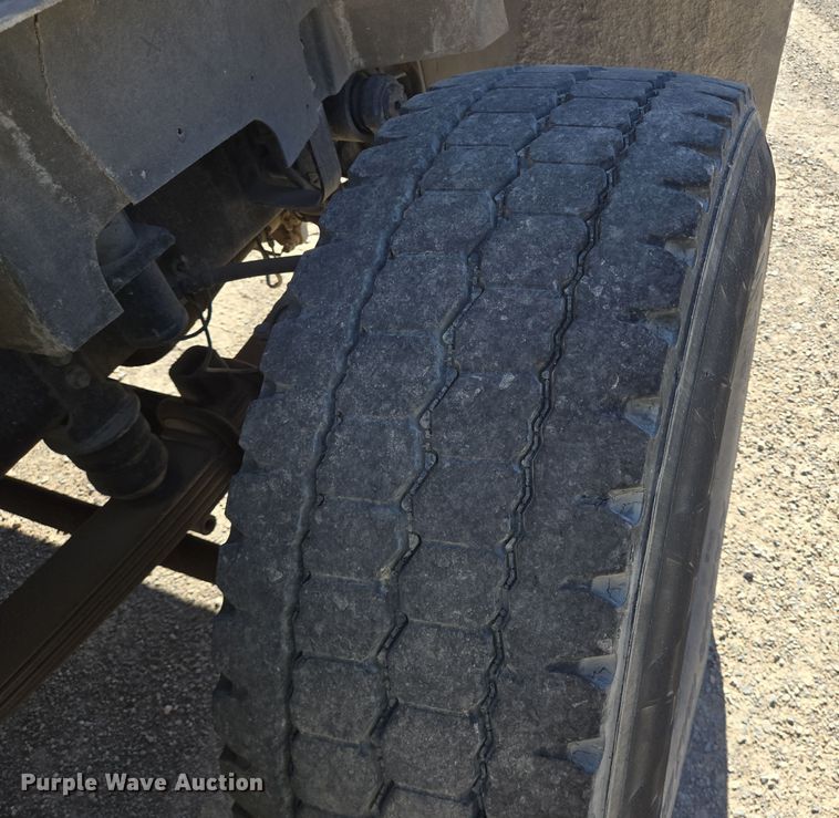 image for item DO2533 2006 International Paystar 5500i ready mix truck