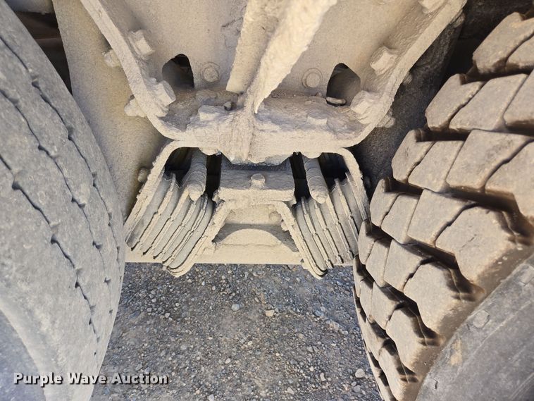 image for item DO2533 2006 International Paystar 5500i ready mix truck