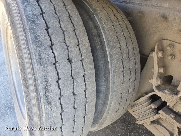 image for item DO2533 2006 International Paystar 5500i ready mix truck