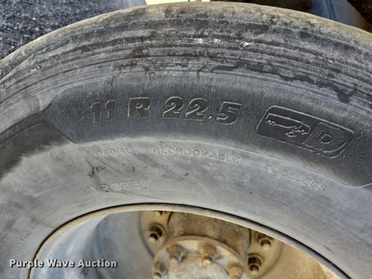 image for item DO2533 2006 International Paystar 5500i ready mix truck