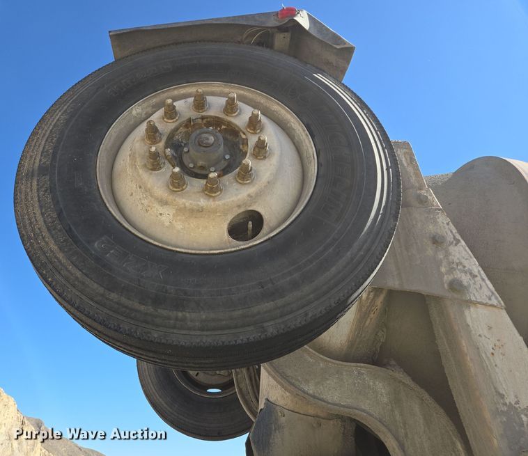 image for item DO2533 2006 International Paystar 5500i ready mix truck