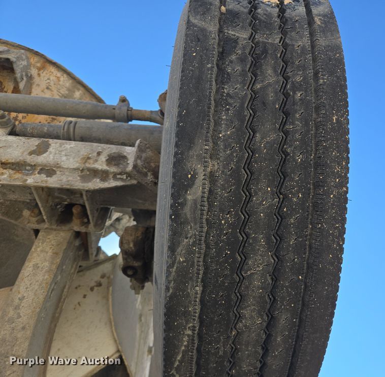 image for item DO2533 2006 International Paystar 5500i ready mix truck