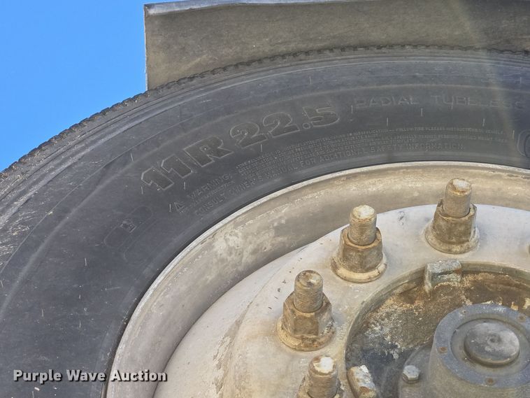 image for item DO2533 2006 International Paystar 5500i ready mix truck