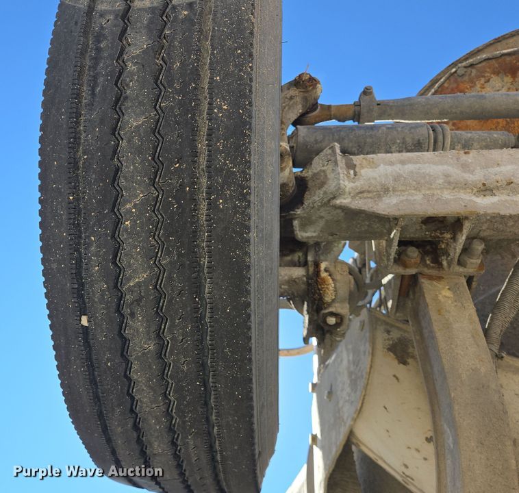 image for item DO2533 2006 International Paystar 5500i ready mix truck