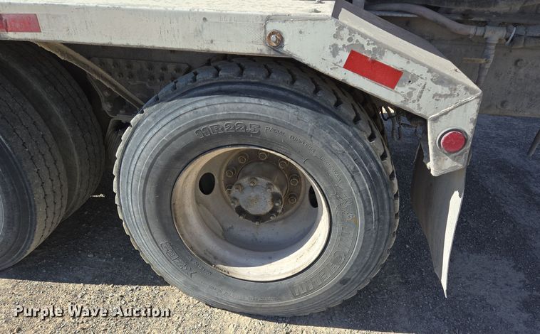 image for item DO2533 2006 International Paystar 5500i ready mix truck