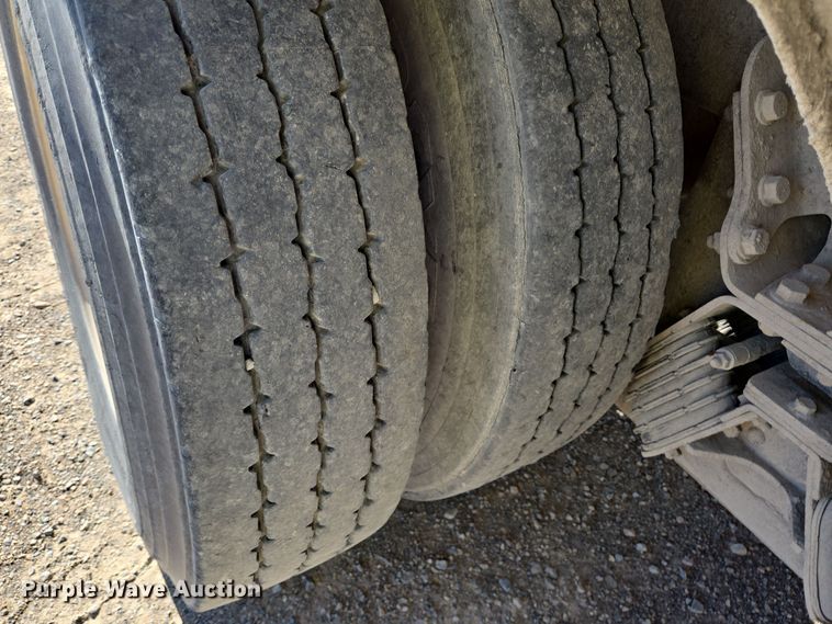 image for item DO2533 2006 International Paystar 5500i ready mix truck