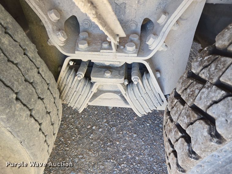 image for item DO2533 2006 International Paystar 5500i ready mix truck