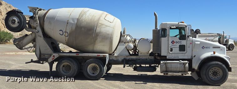 image for item DO2534 2007 Kenworth W900 ready mix truck