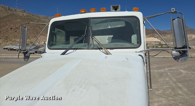 image for item DO2534 2007 Kenworth W900 ready mix truck