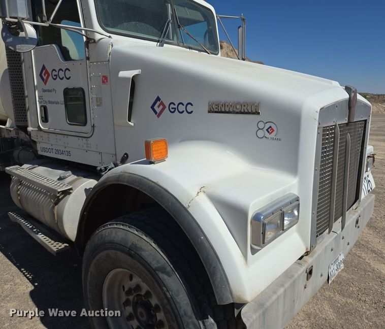image for item DO2534 2007 Kenworth W900 ready mix truck